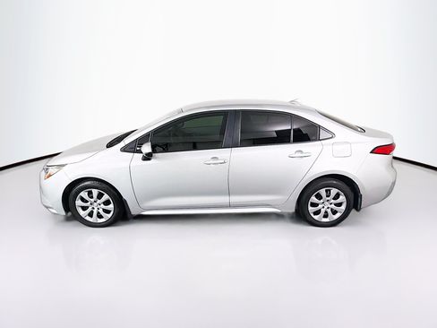 Used 2025 Toyota Corolla LE FWD image 4