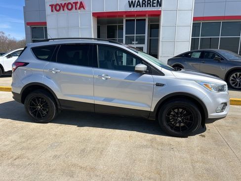 Used 2018 Ford Escape SE image 5