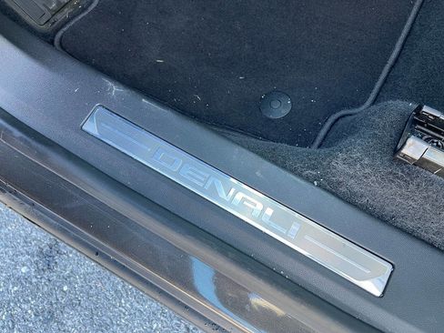 Used 2019 GMC Terrain Denali w/ Comfort Package image 18