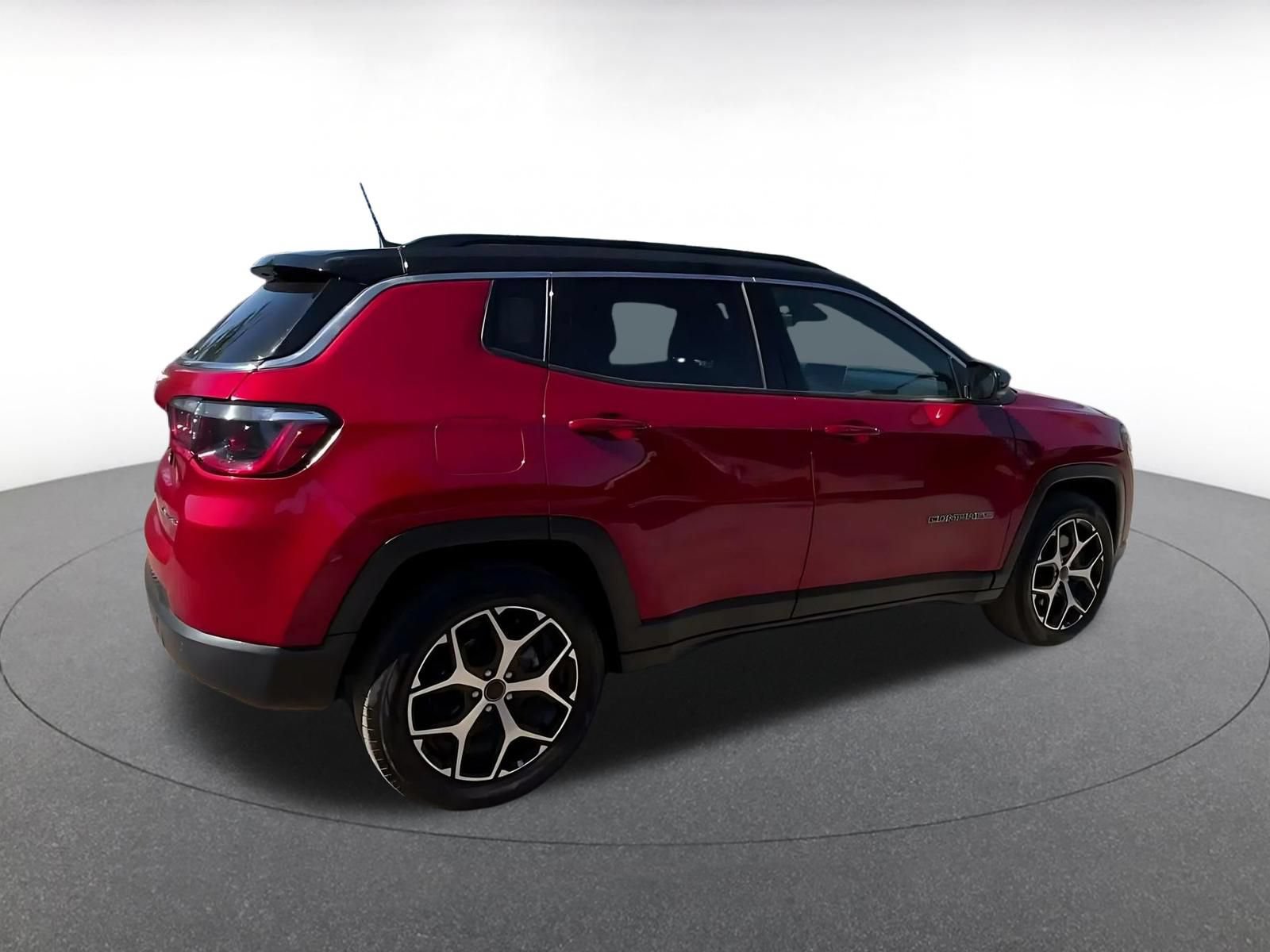 Used 2025 Jeep Compass Limited AWD/4WD image 14