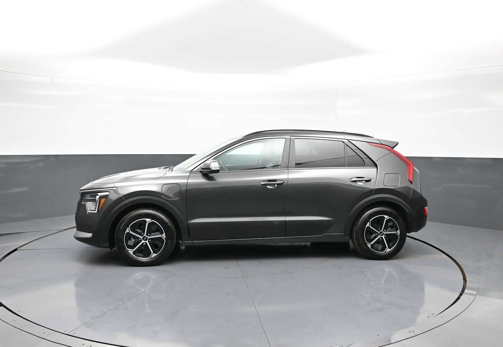 Certified 2025 Kia Niro EX w/ EX Cold Weather Package FWD image 9