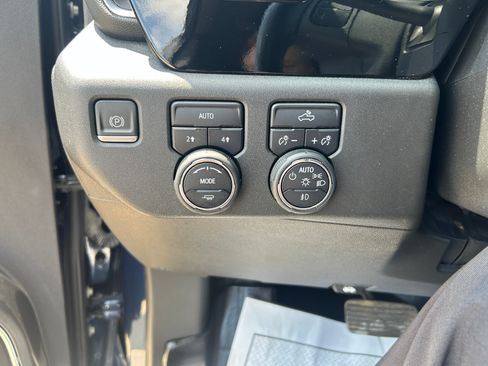 Used 2023 Chevrolet Silverado 1500 RST AWD/4WD image 18