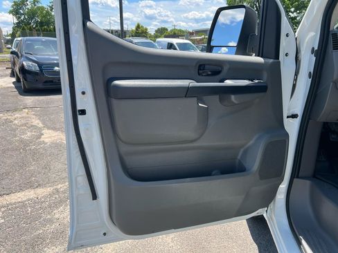 Used 2019 Nissan NV 2500 SV RWD image 14