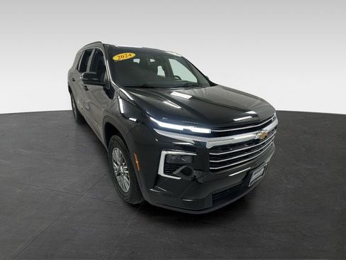 Used 2024 Chevrolet Traverse LT AWD/4WD image 1