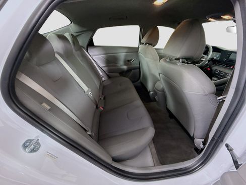 Used 2025 Hyundai Elantra SE FWD image 26