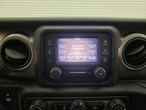 Used 2020 Jeep Gladiator Sport image 9