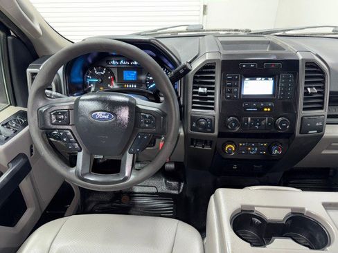 Used 2022 Ford F250 XL w/ Power Equipment Group image 15