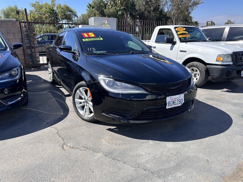 Used 2015 Chrysler 200 Limited w/ Convenience Group FWD image 3