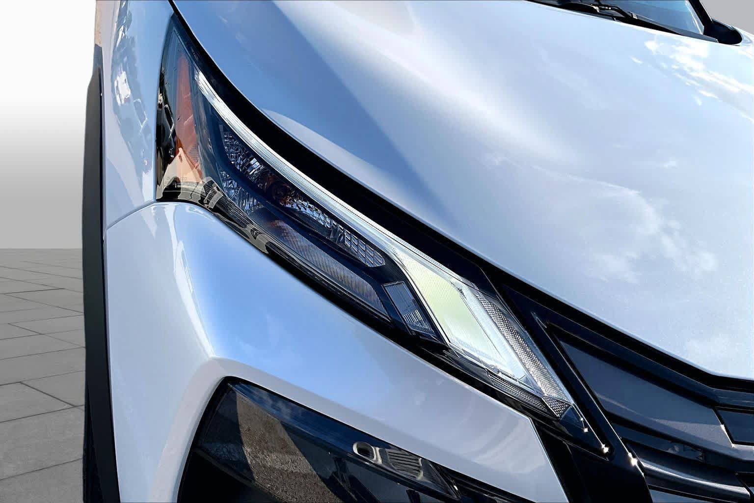 New 2027 Nissan Rogue SV FWD image 13