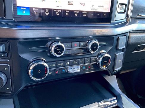 Used 2025 Ford F250 Lariat w/ Black Appearance Package image 16