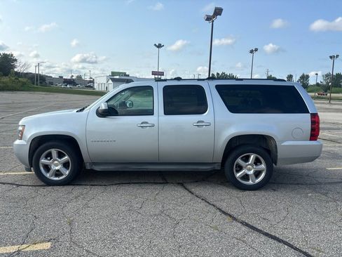 Used 2013 Chevrolet Suburban LT AWD/4WD image 5
