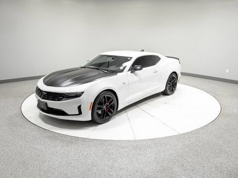 Used 2020 Chevrolet Camaro LT w/ 1LE Track Performance Package RWD image 29