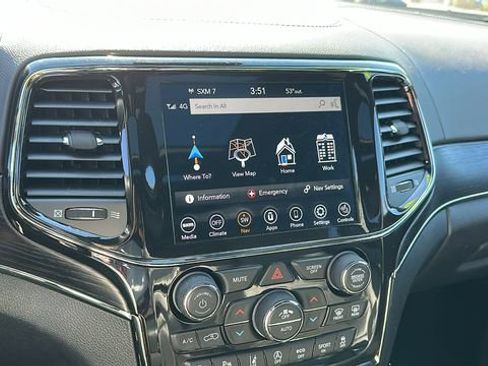 Used 2021 Jeep Grand Cherokee High Altitude AWD/4WD image 17