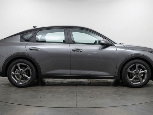 Used 2025 Kia K4 LXS image 11