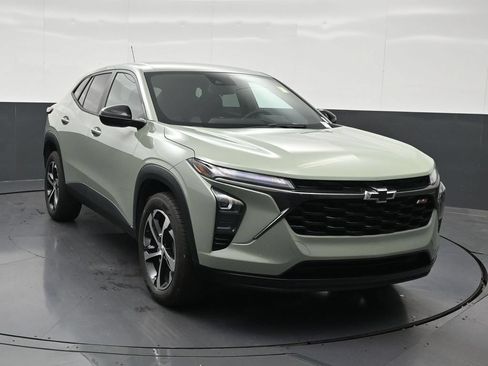 Used 2024 Chevrolet Trax RS FWD image 8