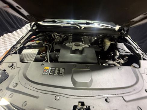 Used 2016 Cadillac Escalade Luxury AWD/4WD image 21