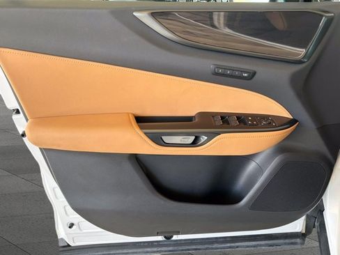Certified 2025 Lexus NX 250 FWD w/ Accessory Package (Z1) image 8