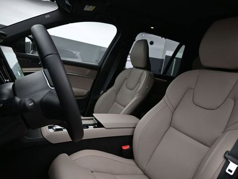 New 2026 Volvo XC90 B6 Ultra w/ Protection Package Premier image 10