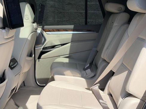 Used 2025 Cadillac Escalade Sport Platinum AWD/4WD image 7