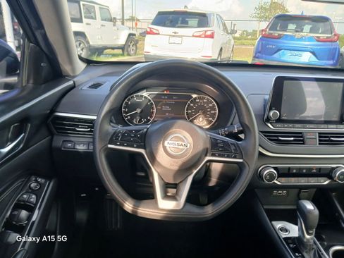 Used 2021 Nissan Altima 2.5 SV FWD image 25
