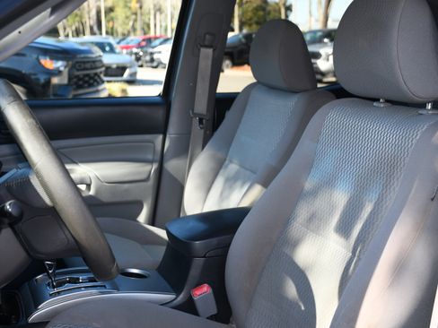 Used 2014 Toyota Tacoma PreRunner image 11