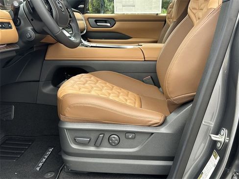 New 2025 Nissan Armada Platinum Reserve image 10