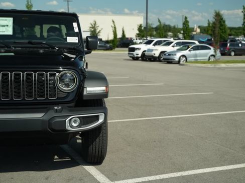 New 2026 Jeep Gladiator Sport w/ Dual Top Group AWD/4WD image 41