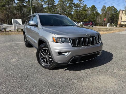 Used 2017 Jeep Grand Cherokee Limited image 40
