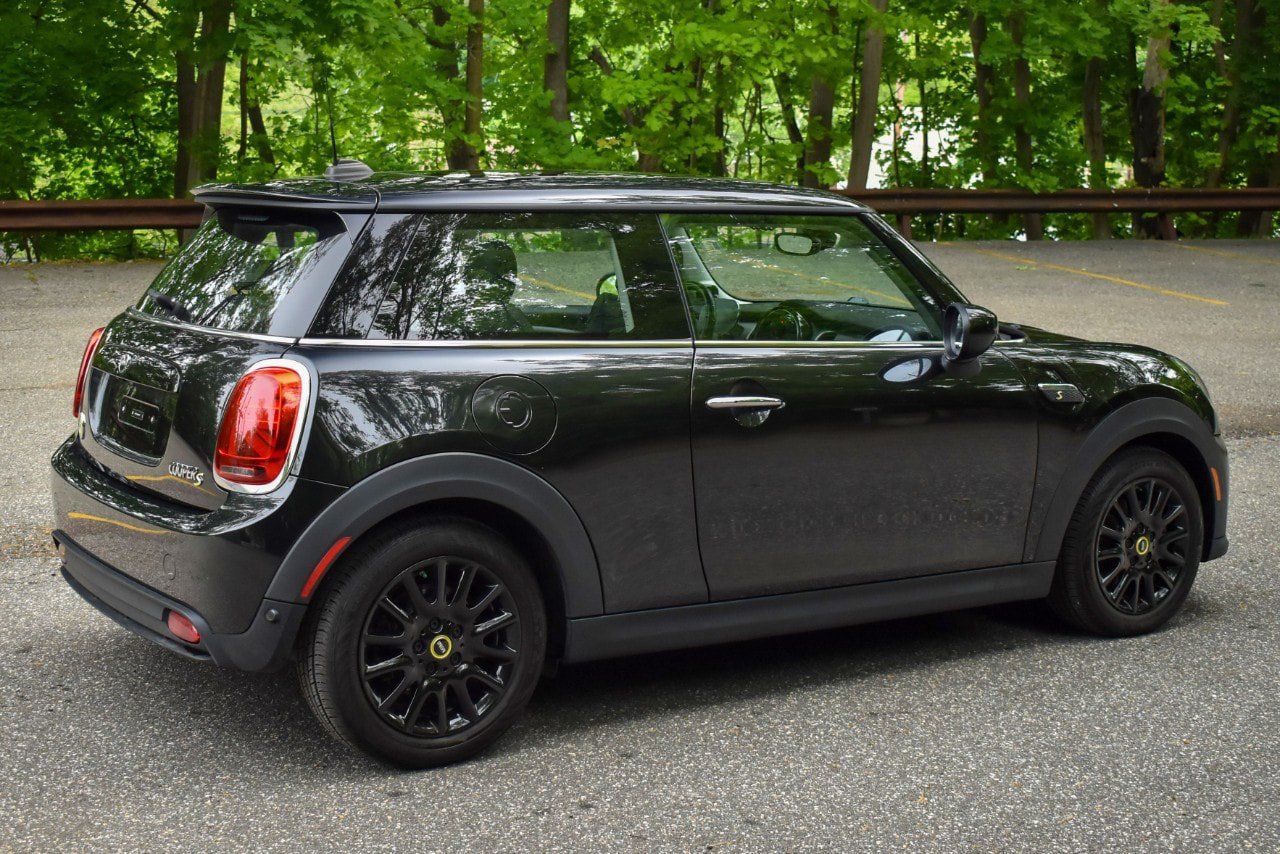 Used 2024 MINI Cooper SE FWD image 8