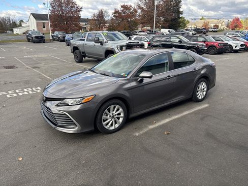 Used 2024 Toyota Camry LE image 8