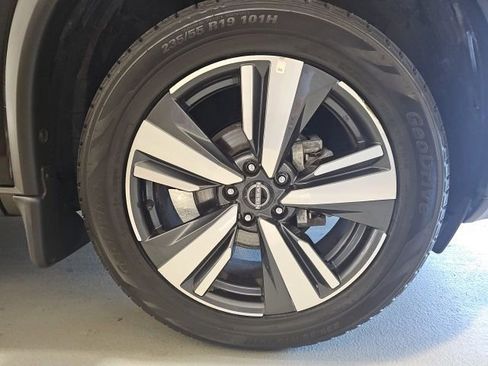 Certified 2024 Nissan Rogue SL AWD/4WD image 27