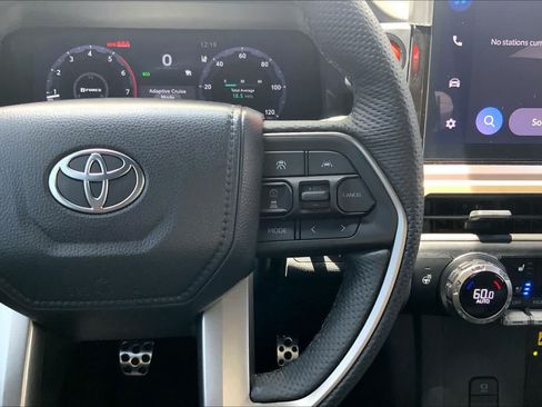 Used 2024 Toyota Tacoma TRD Sport AWD/4WD image 25