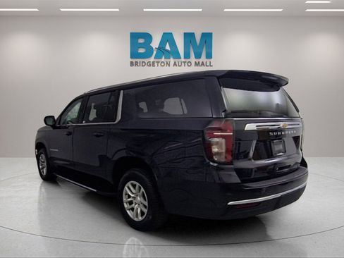 Used 2023 Chevrolet Suburban LT image 5