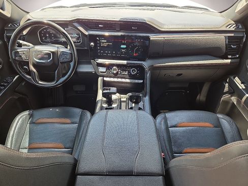 Used 2023 GMC Sierra 1500 AT4 w/ Technology Package AWD/4WD image 18