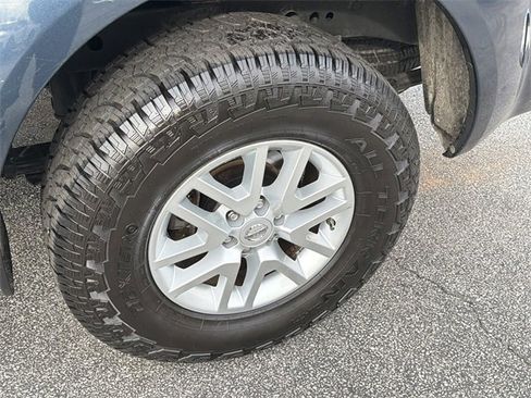 Used 2019 Nissan Frontier SV image 30