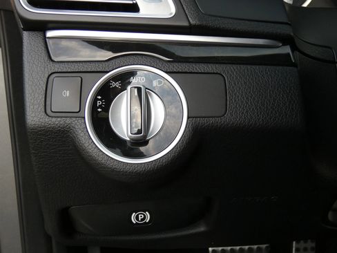 Used 2017 Mercedes-Benz E 400 Coupe image 60