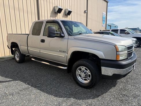 Used 2006 Chevrolet Silverado 2500 LT w/ Skid Plate Package image 1