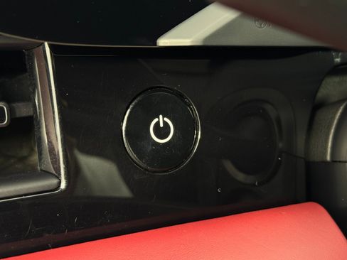 Used 2022 Porsche Taycan image 19