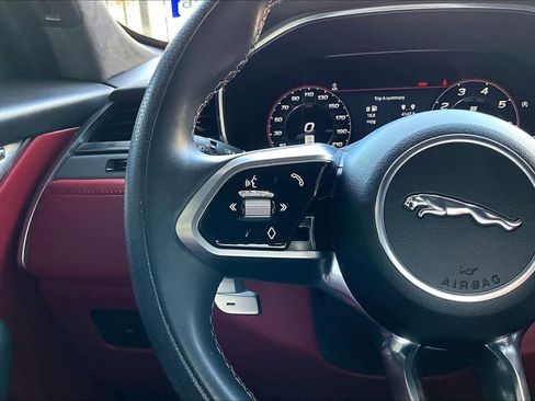 Used 2023 Jaguar F-PACE SVR image 24
