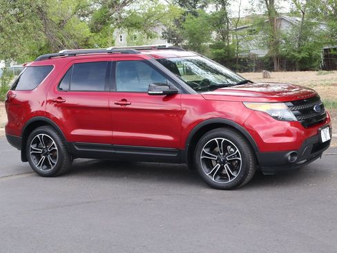 Used 2015 Ford Explorer Sport AWD/4WD image 2