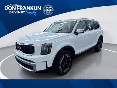 Used 2024 Kia Telluride EX w/ EX Captain's Chair Package