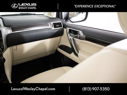 Used 2023 Lexus GX 460 Luxury AWD/4WD image 18