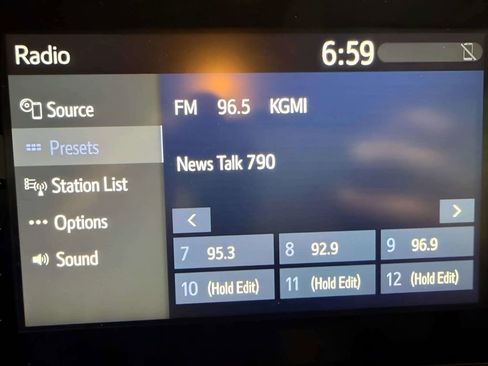 Used 2020 Toyota Tacoma SR5 AWD/4WD image 28