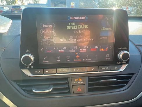 Used 2020 Nissan Altima 2.5 SR w/ Premium Package image 15