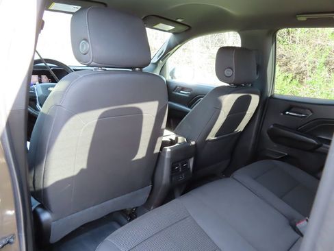 Used 2023 Chevrolet Colorado LT w/ LT Convenience Package II AWD/4WD image 25