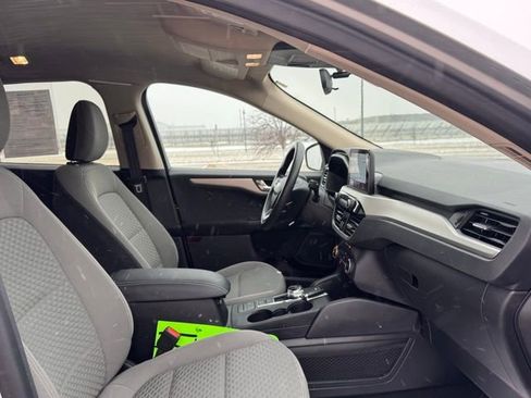 Used 2020 Ford Escape SE image 23
