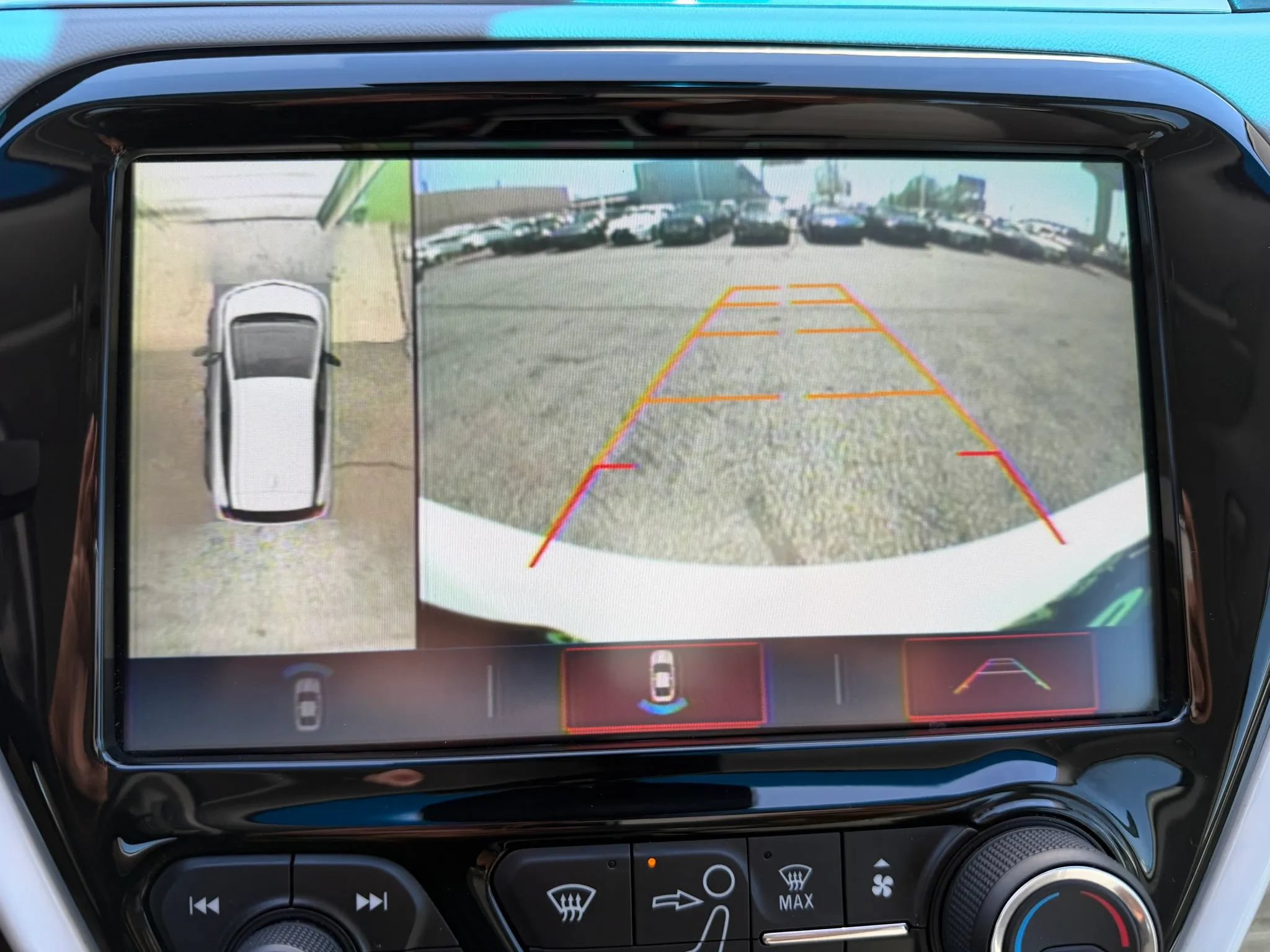 Used 2019 Chevrolet Bolt Premier w/ Infotainment Package FWD image 23