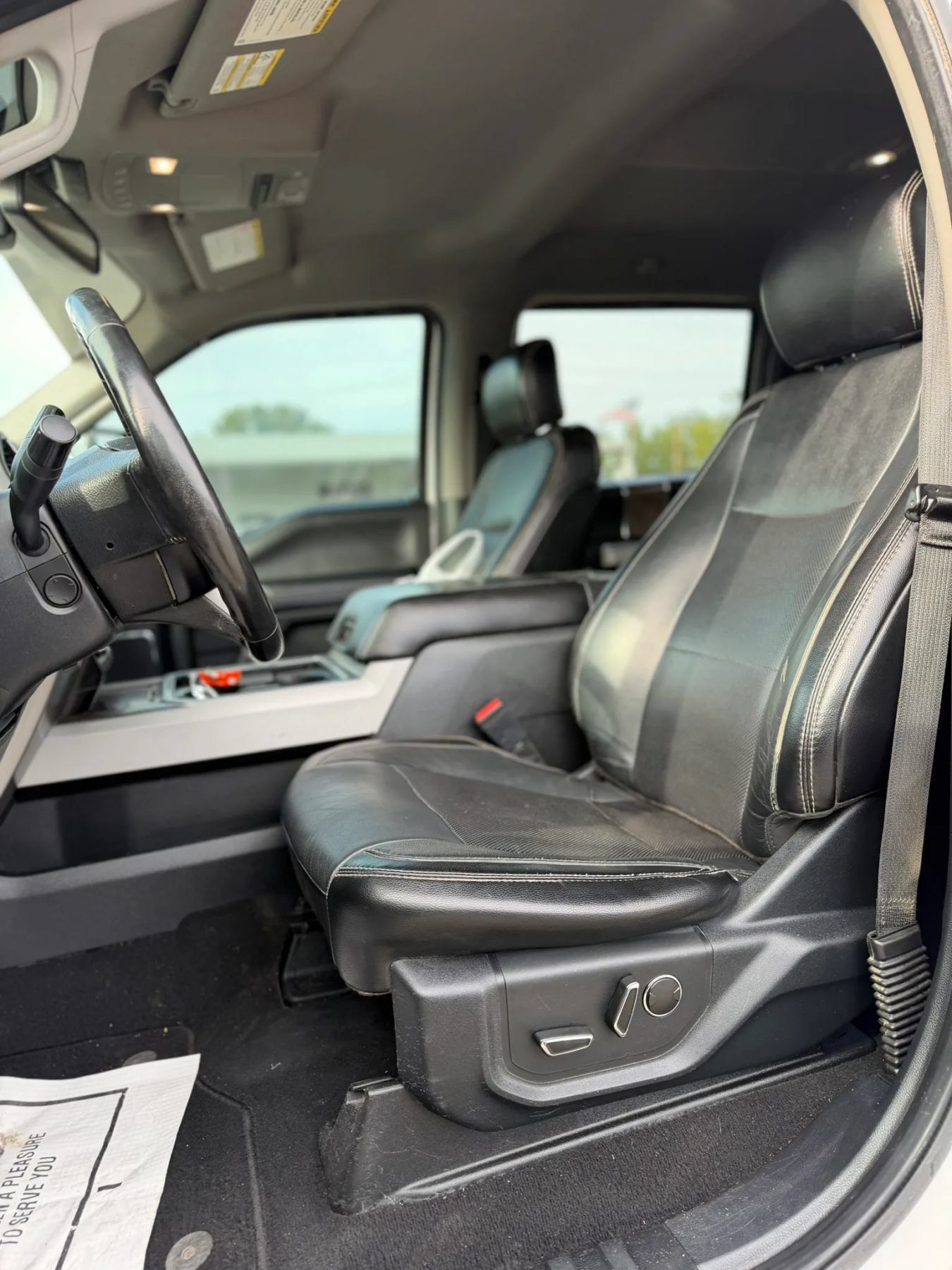 Used 2019 Ford F350 Lariat w/ Lariat Ultimate Package AWD/4WD image 12