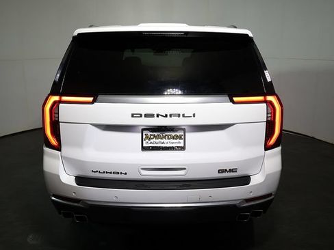 Used 2025 GMC Yukon XL Denali AWD/4WD image 10