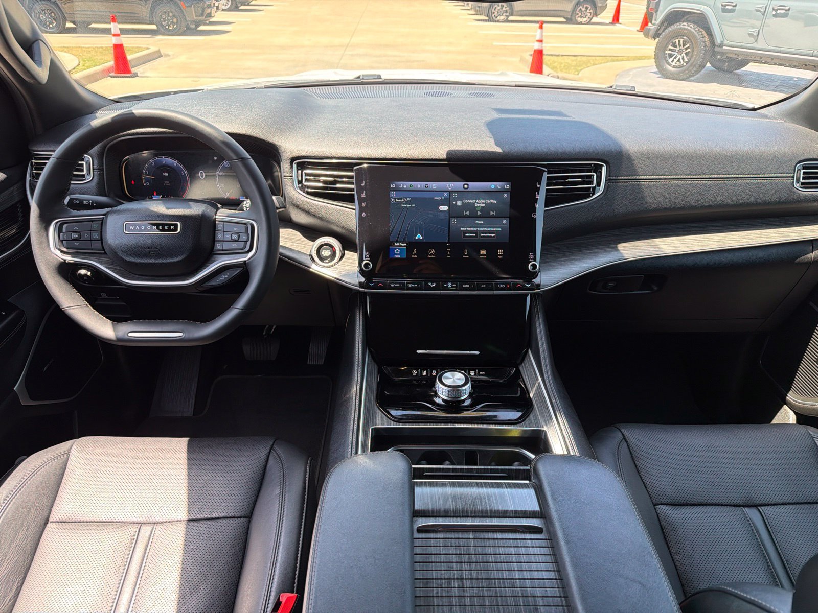 Used 2024 Jeep Wagoneer Series II w/ Flexible Seating Group RWD image 19